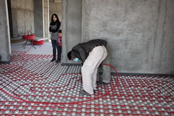 yerden ısıtma sistemlerinde fiyatlar birçok değişkene bağlıdır. Ortalama bir fiyatdan bahsetmek imkansızdır.